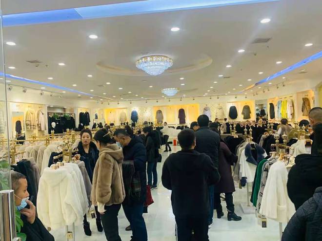 寒冬催熱皮草市場(chǎng)，電子產(chǎn)品銷售面臨挑戰(zhàn)